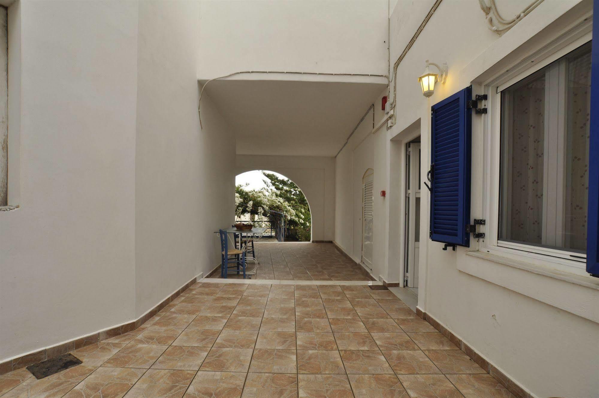 Manos Apartments Мегас-Ялос-Нитес Экстерьер фото