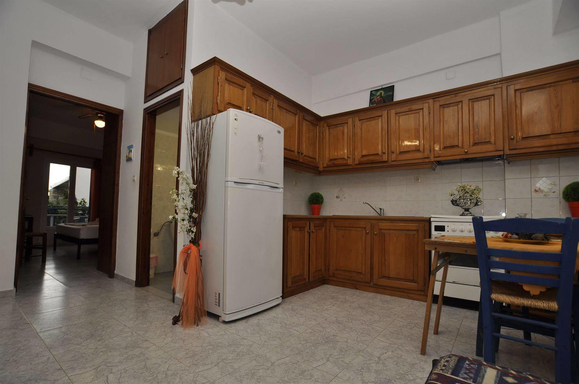 Manos Apartments Мегас-Ялос-Нитес Экстерьер фото
